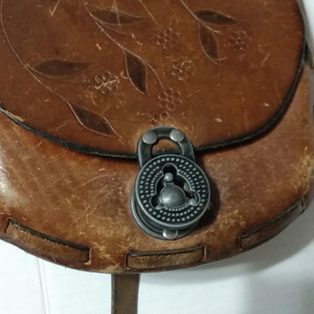 Vtg Hand Tooled Distressed Embossed Leather Purse - Picture 2 of 12